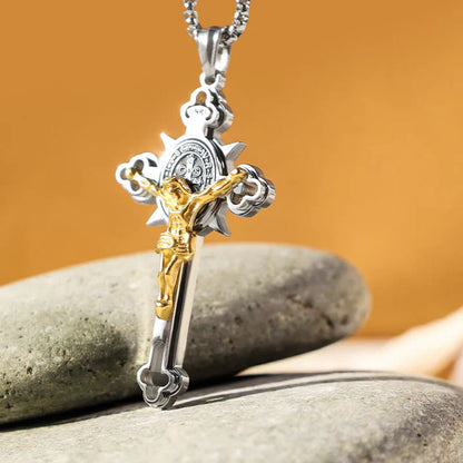Collar Crucifijo de San Benito: Tu Símbolo Personal de Fe y Fortaleza Interior
